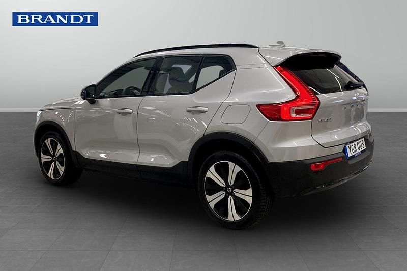 Begagnad Volvo XC40 Single Motor 175 kW (238 HK) 2023 Silver SUV