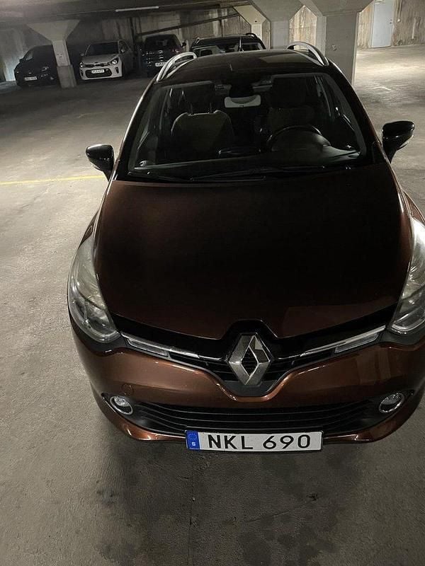 Brunmetallik Begagnad 2014 Renault Clio GrandTour Kombi | 68 000 kr (Marknadspris) - Bild 1/4