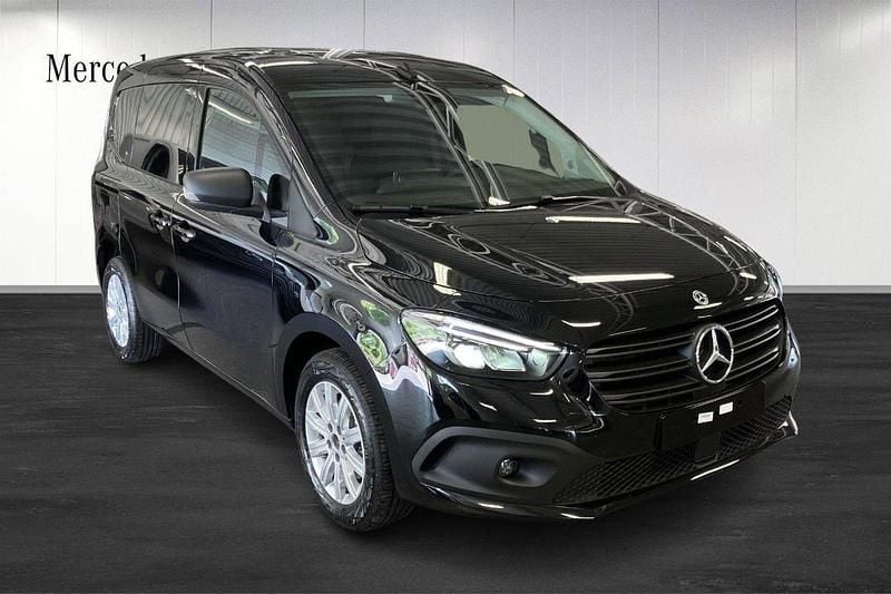 Svart (black) Ny 2025 Mercedes Citan 110 Edition Van | 349 875 kr (Marknadspris) - Bild 1/4