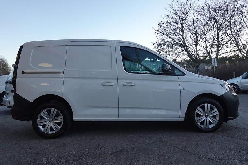 Begagnad VW Caddy 122 HK (89 kW) 2022 Vit Minibuss