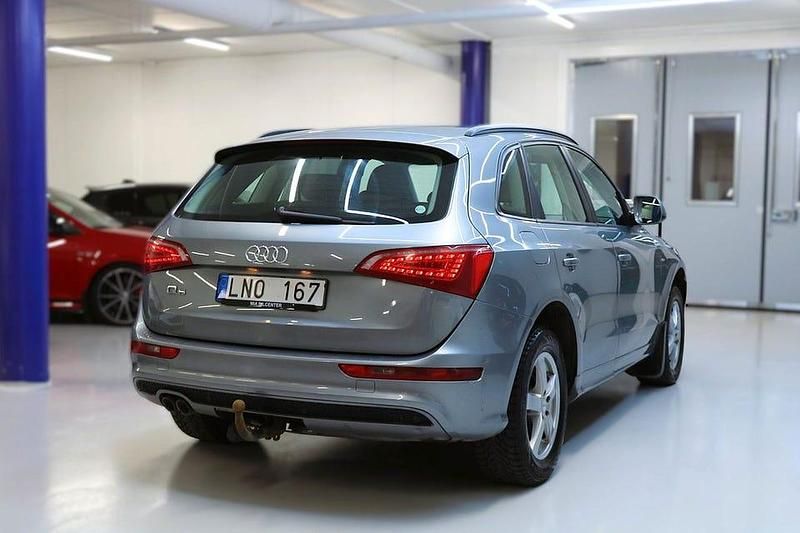 Begagnad Audi Q5 S-Line 170 HK (125 kW) 2011 Grå SUV