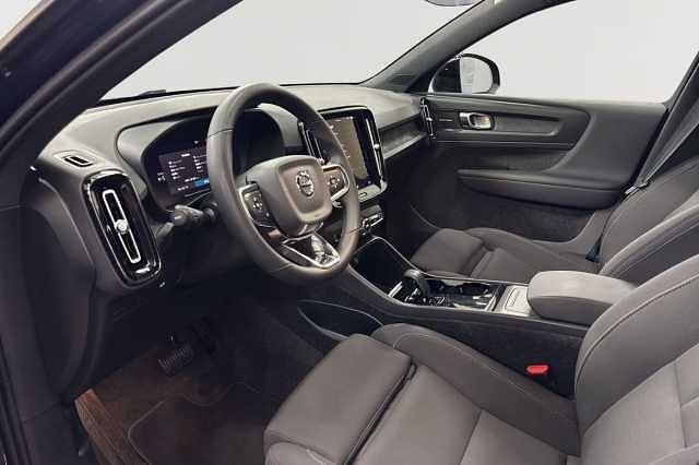 Begagnad Volvo XC40 Single Motor 175 kW (238 HK) 2023 Svart SUV