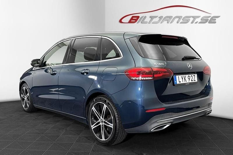 Begagnad Mercedes B180 138 HK (101 kW) 2019 Blå Minibuss