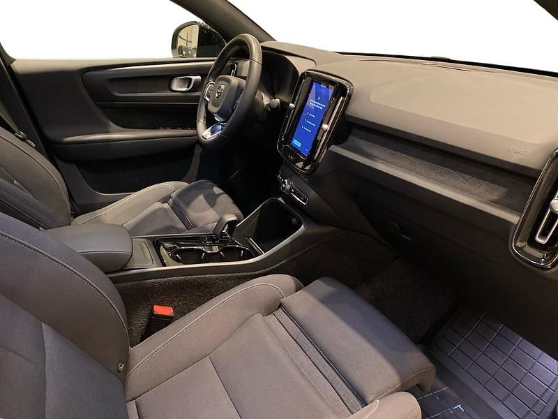 Begagnad Volvo C40 Core 303 kW (413 HK) 2023 Svart SUV