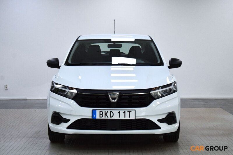 Vit Begagnad 2022 Dacia Sandero Halvkombi | 104 900 kr (Superpris) - Bild 1/4