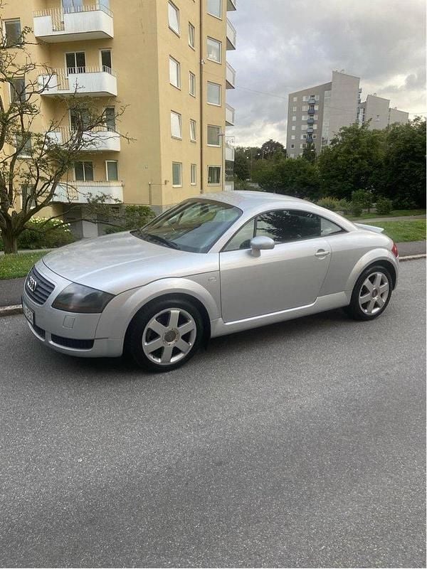 Silver Begagnad 2000 Audi TT Sportkupé | 55 000 kr (Bra pris) - Bild 1/4
