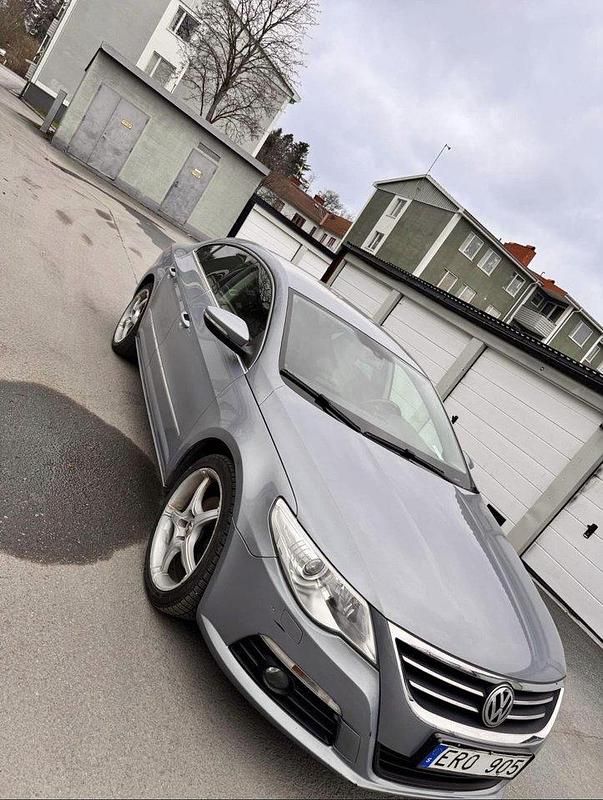 Grå Begagnad 2010 VW CC Highline Sedan | 80 000 kr (Marknadspris) - Bild 1/4