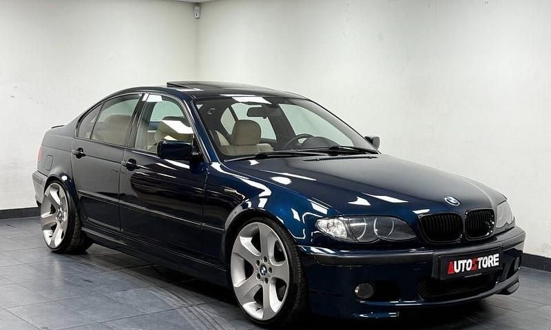 Svart Begagnad 2002 BMW 330 M Sport Sedan | 129 900 kr (Marknadspris) - Bild 1/4