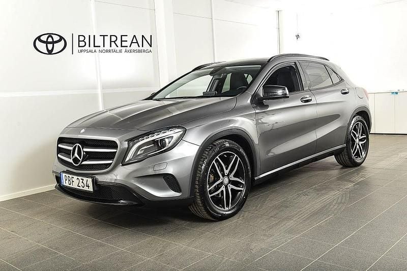 Mörkgrå Begagnad 2016 Mercedes GLA200 SUV | 224 900 kr (Marknadspris) - Bild 1/4