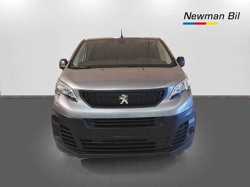 Begagnad Peugeot e-Expert 100 kW (136 HK) 2024 Grå Van