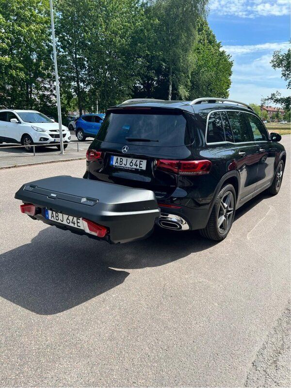 Svart Begagnad 2022 Mercedes GLB200 AMG SUV | 470 000 kr (Lite dyr) - Bild 1/4