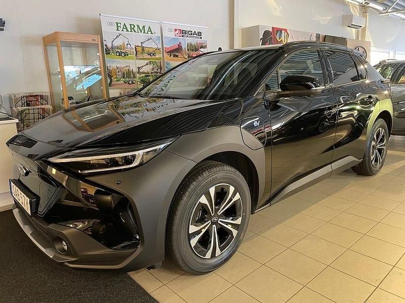 Svart Begagnad 2024 Subaru Solterra SUV | 469 000 kr (Marknadspris) - Bild 1/4