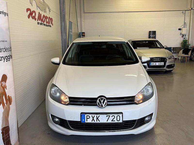 Begagnad VW Golf VII 105 HK (77 kW) 2012 Vit Halvkombi