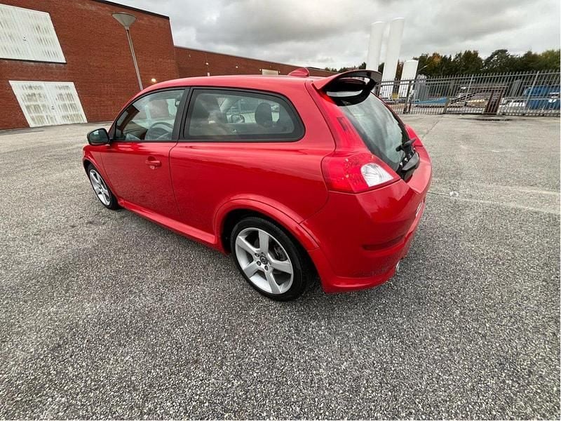 Röd Begagnad 2012 Volvo C30 R-Design Halvkombi | 47 000 kr (Bra pris) - Bild 1/4