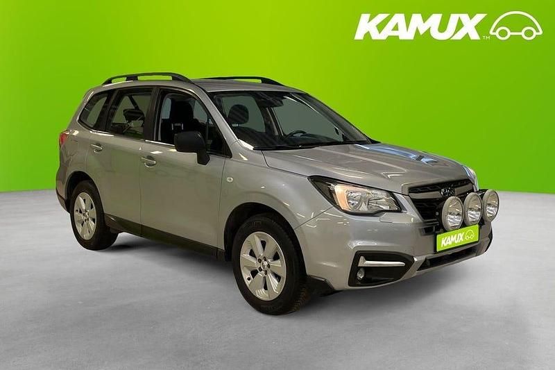 Silver (grå) Begagnad 2016 Subaru Forester SUV | 144 800 kr (Marknadspris) - Bild 1/2