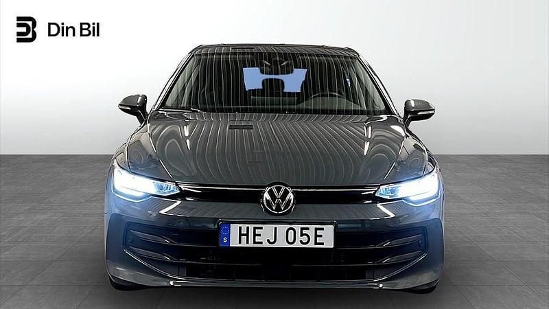Begagnad VW Golf VIII Comfortline 150 HK (110 kW) 2025 Grå Kombi