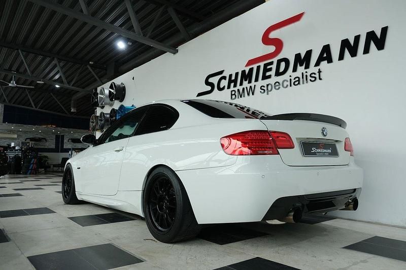 Begagnad BMW 335 M Sport 306 HK (225 kW) 2007 Vit Sportkupé