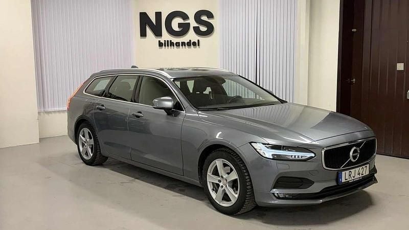 Grå Begagnad 2018 Volvo V90 Momentum Kombi | 189 900 kr (Bra pris) - Bild 1/4
