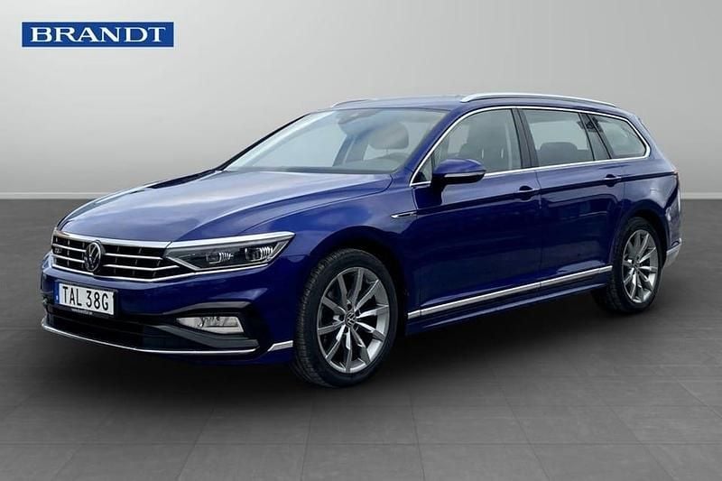 Begagnad VW Passat R-line 203 HK (149 kW) 2022 Blå Kombi