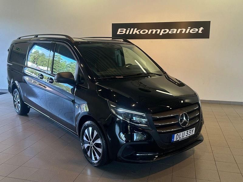 Svart Begagnad 2025 Mercedes Vito Minibuss | 611 250 kr (Superpris) - Bild 1/4