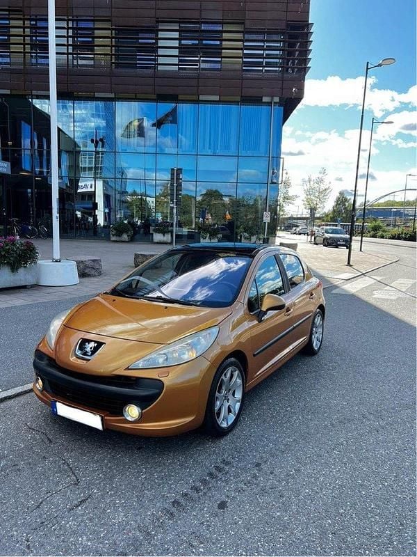 Orange Begagnad 2006 Peugeot 207 Sport Halvkombi | 23 000 kr (Marknadspris) - Bild 1/4