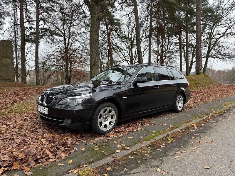 Svart Begagnad 2009 BMW 523 Kombi | 34 900 kr (Marknadspris) - Bild 1/4