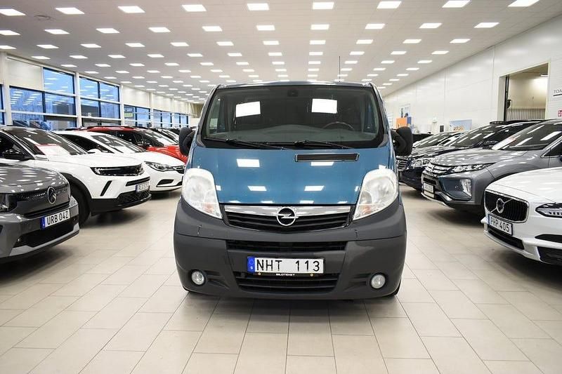 Begagnad Opel Vivaro 114 HK (83 kW) 2013 Blåmetallic Minibuss