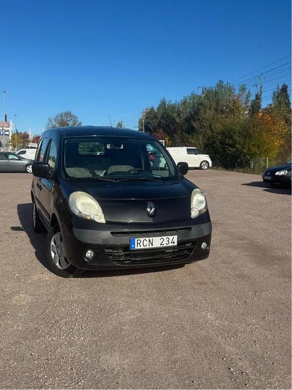 Svart Begagnad 2010 Renault Kangoo Minibuss | 25 490 kr (Bra pris) - Bild 1/4
