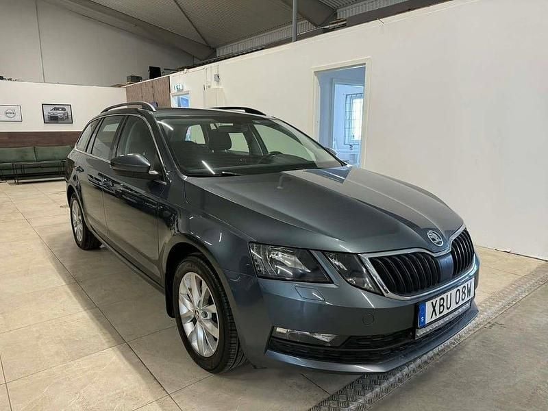Begagnad Skoda Octavia Ambition 116 HK (85 kW) 2020 Grå Kombi