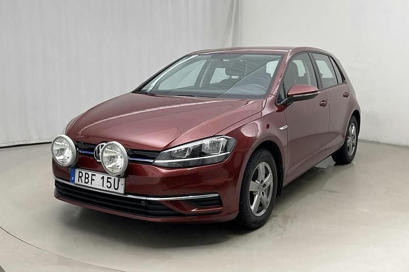 Mörkröd Begagnad 2019 VW Golf VII | 129 000 kr (Superpris) - Bild 1/4