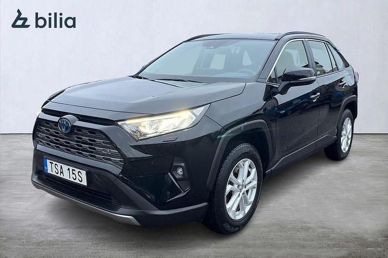 Svart Begagnad 2024 Toyota RAV4 Hybrid Active SUV | 384 900 kr (Superpris) - Bild 1/3