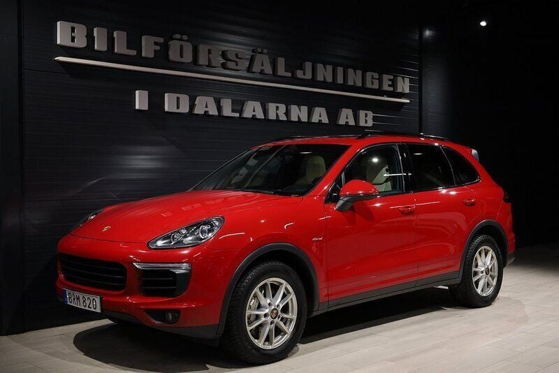Röd Begagnad 2016 Porsche Cayenne S SUV | 379 000 kr (Marknadspris) - Bild 1/4