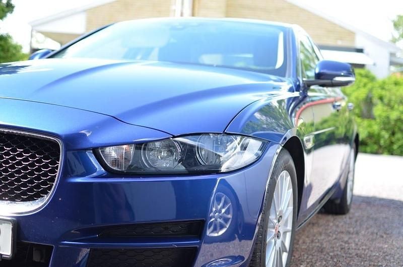 Begagnad 2016 Jaguar XE Sedan | 119 000 kr (Bra pris) - Bild 1/4