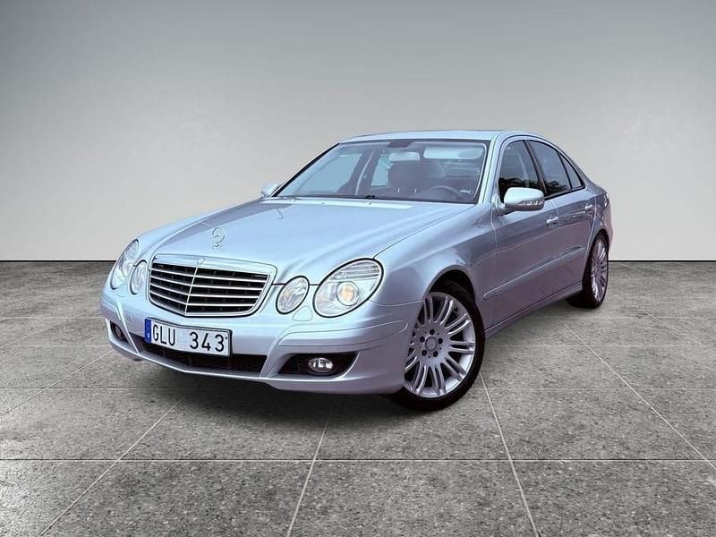 Silver Begagnad 2007 Mercedes E200 Sedan | 74 900 kr (Marknadspris) - Bild 1/4