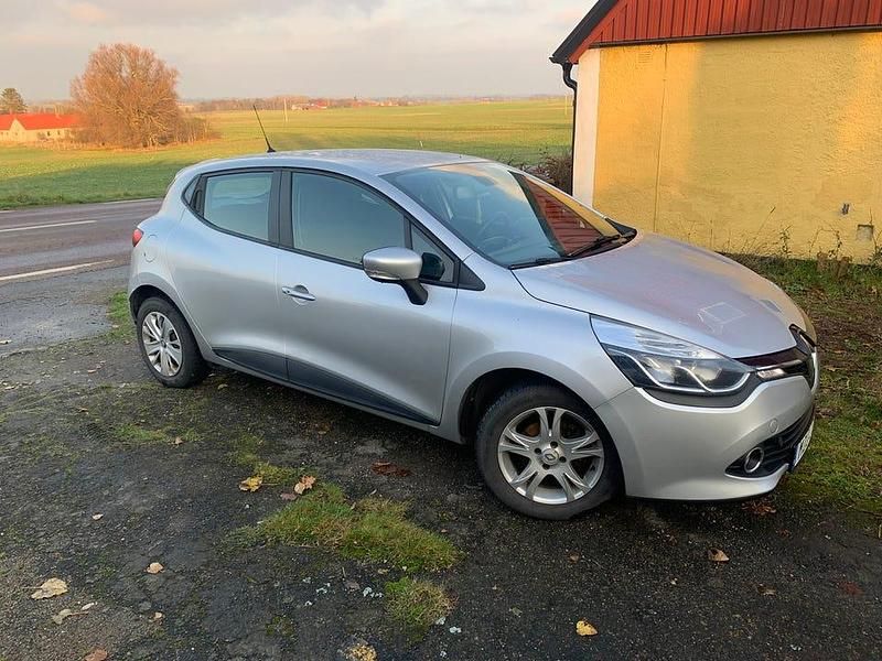 Begagnad 2016 Renault Clio IV Halvkombi | 55 000 kr (Bra pris) - Bild 1/4