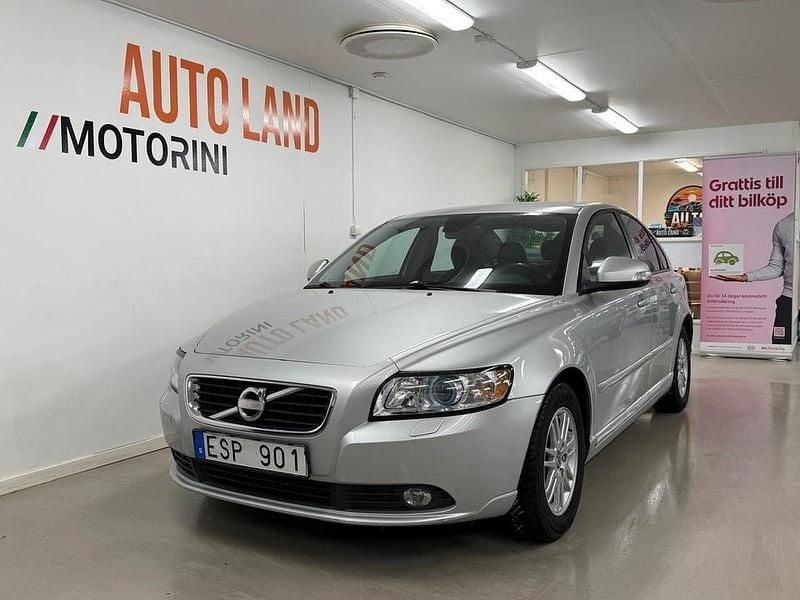 Grå Begagnad 2012 Volvo S40 Momentum Sedan | 59 900 kr (Bra pris) - Bild 1/4