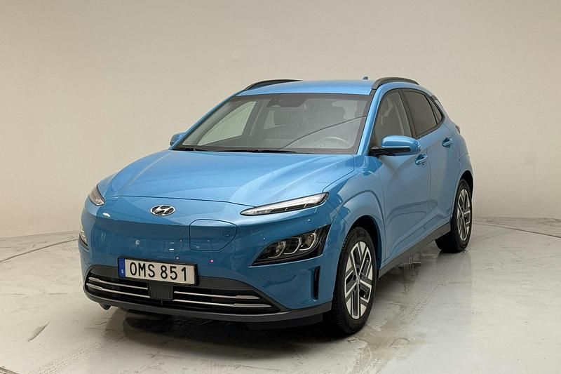 Blå Begagnad 2021 Hyundai Kona SUV | 219 900 kr (Marknadspris) - Bild 1/4