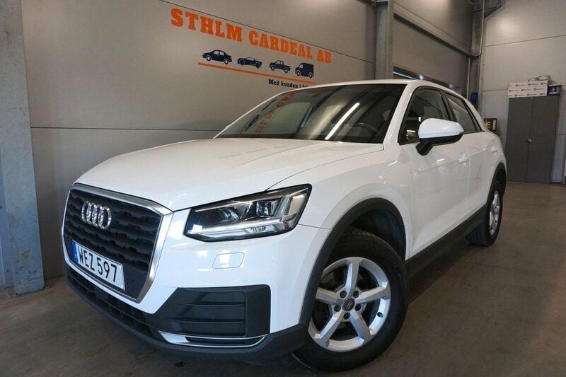 Vit Begagnad 2019 Audi Q2 Proline SUV | 199 900 kr (Marknadspris) - Bild 1/4