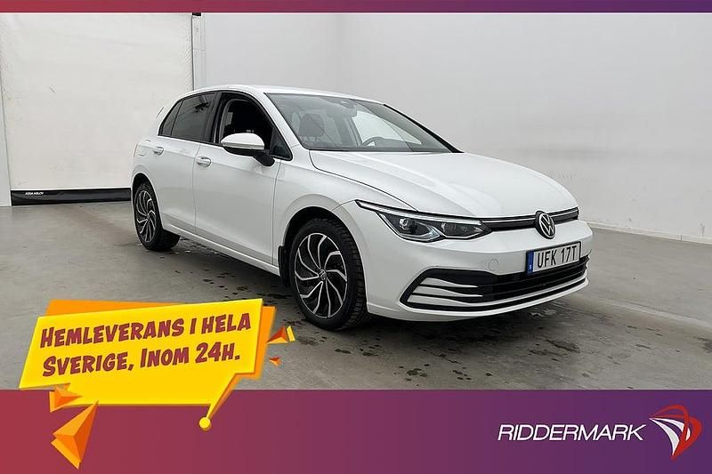 Begagnad VW Golf VIII 150 HK (110 kW) 2020 Vit Halvkombi