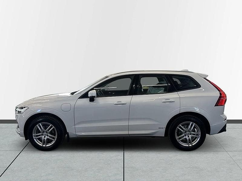 Begagnad Volvo XC60 Momentum 303 HK (222 kW) 2020 Vit SUV