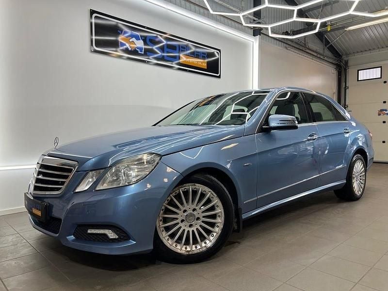 Begagnad Mercedes E250 Avantgarde 204 HK (150 kW) 2009 Blå Sedan