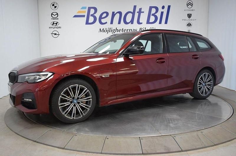 Begagnad BMW 330 M Sport 292 HK (214 kW) 2022 Röd Kombi
