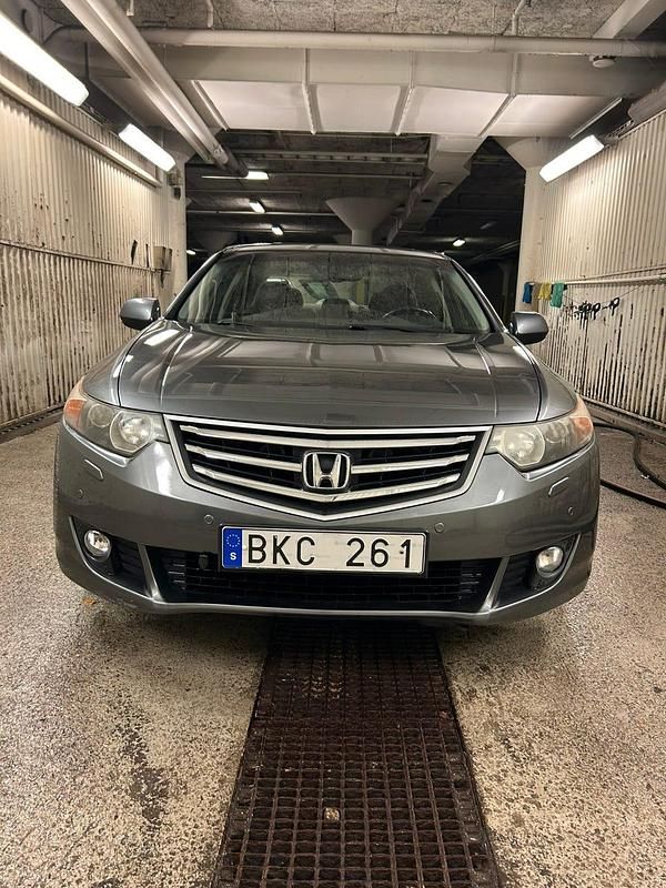 Begagnad 2009 Honda Accord Sedan | 69 500 kr (Marknadspris) - Bild 1/4
