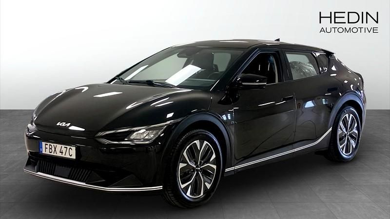 Svart (black) Begagnad 2022 Kia EV6 SUV | 419 900 kr - Bild 1/4
