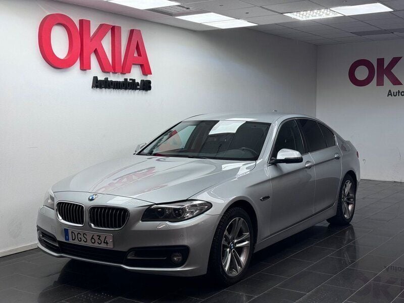 Silver Begagnad 2014 BMW 520 Sedan | 139 900 kr (Marknadspris) - Bild 1/4