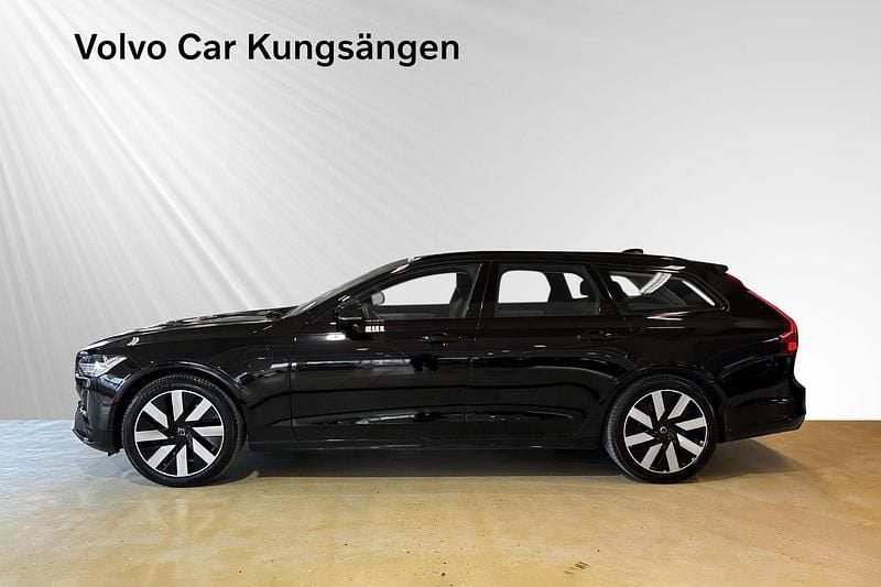 Begagnad Volvo V90 350 HK (257 kW) 2025 Svart Kombi