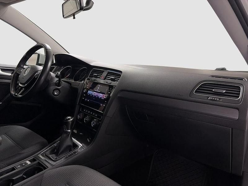 Begagnad VW Golf VII 110 HK (80 kW) 2017 Vit Kombi