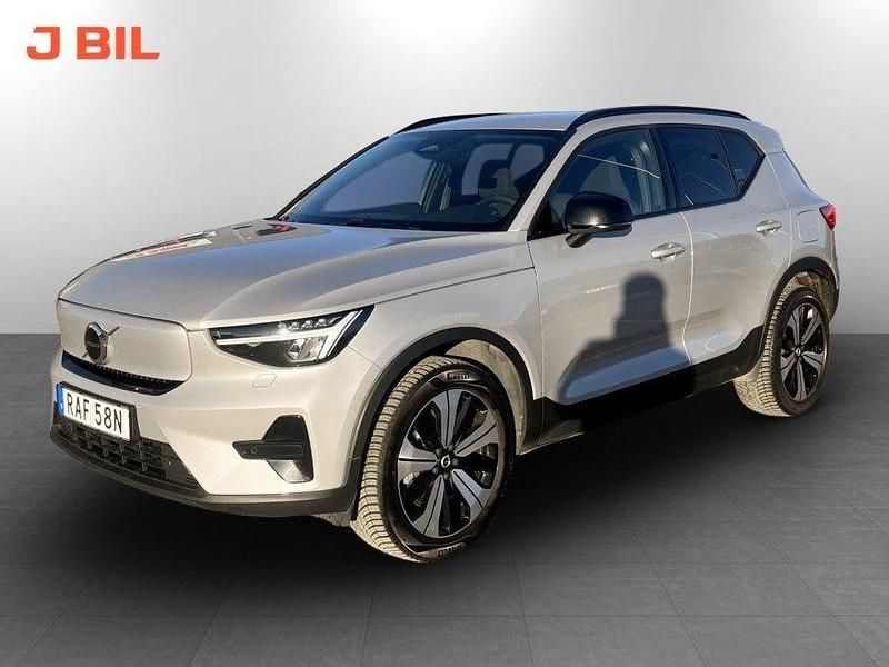 Silver Begagnad 2023 Volvo XC40 Core SUV | 309 900 kr (Marknadspris) - Bild 1/3
