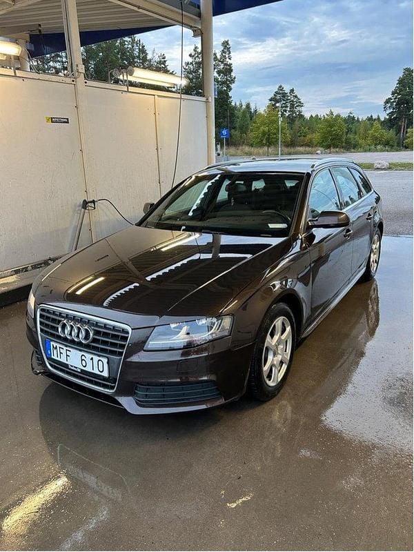 Brun Begagnad 2012 Audi A4 Kombi | 110 000 kr (Marknadspris) - Bild 1/4