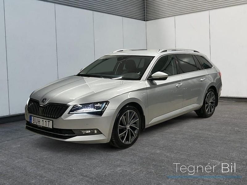 Silver Begagnad 2019 Skoda Superb LAURIN & KLEMENT | 204 800 kr (Marknadspris) - Bild 1/4